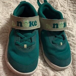 Nike Kids Green Sneakers with Frog Design